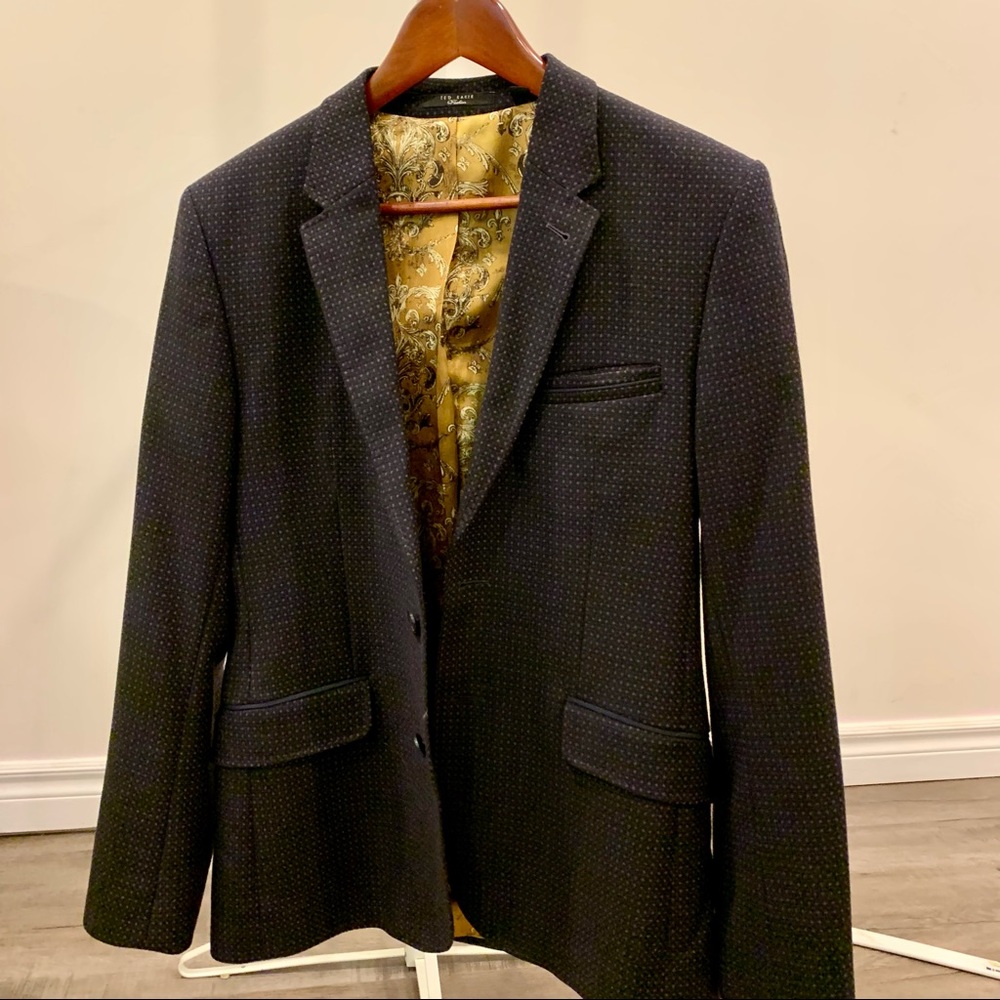 Ted Baker - Blazer Jivejac. Size 38. Black with purple dots. Like new.